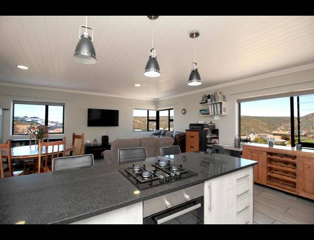 4 BEDROOM HOUSE FOR SALE IN ISLAND VIEW